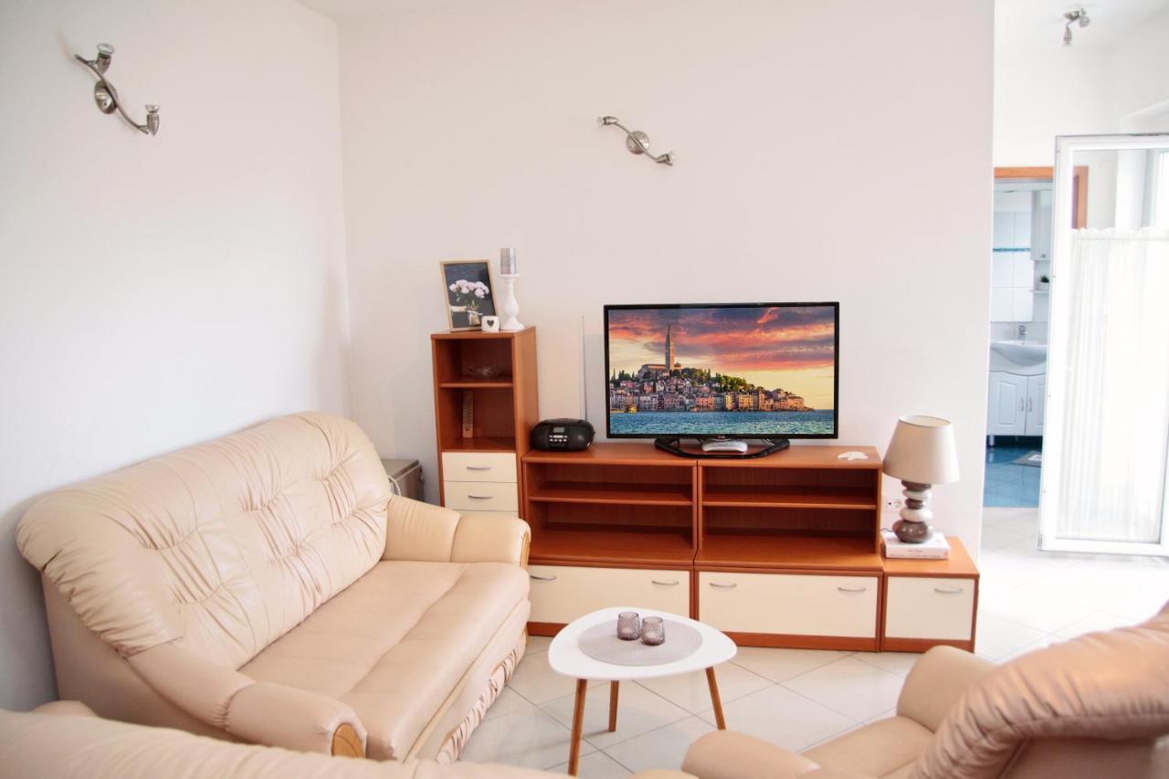 Apartment Matika, Terrace Apartment 10 Minutes Walk From Center Rovinj Eksteriør billede