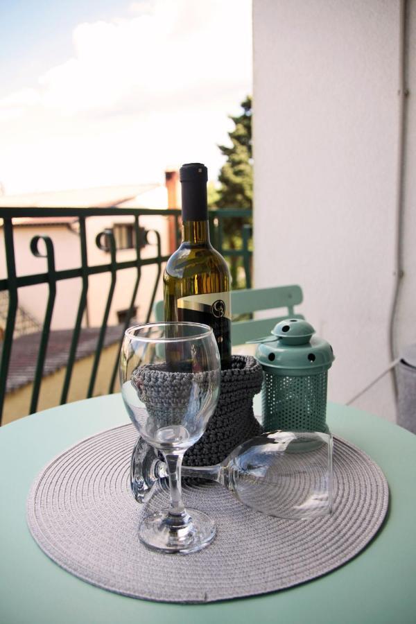 Apartment Matika, Terrace Apartment 10 Minutes Walk From Center Rovinj Eksteriør billede
